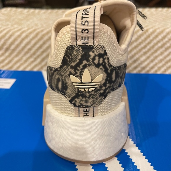 Women’s Adidas NMD-R1 “snakeskin” - Picture 5 of 6